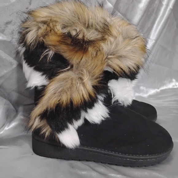 Shoes - Women's Faux Fur Winter Boots - Black and Brown